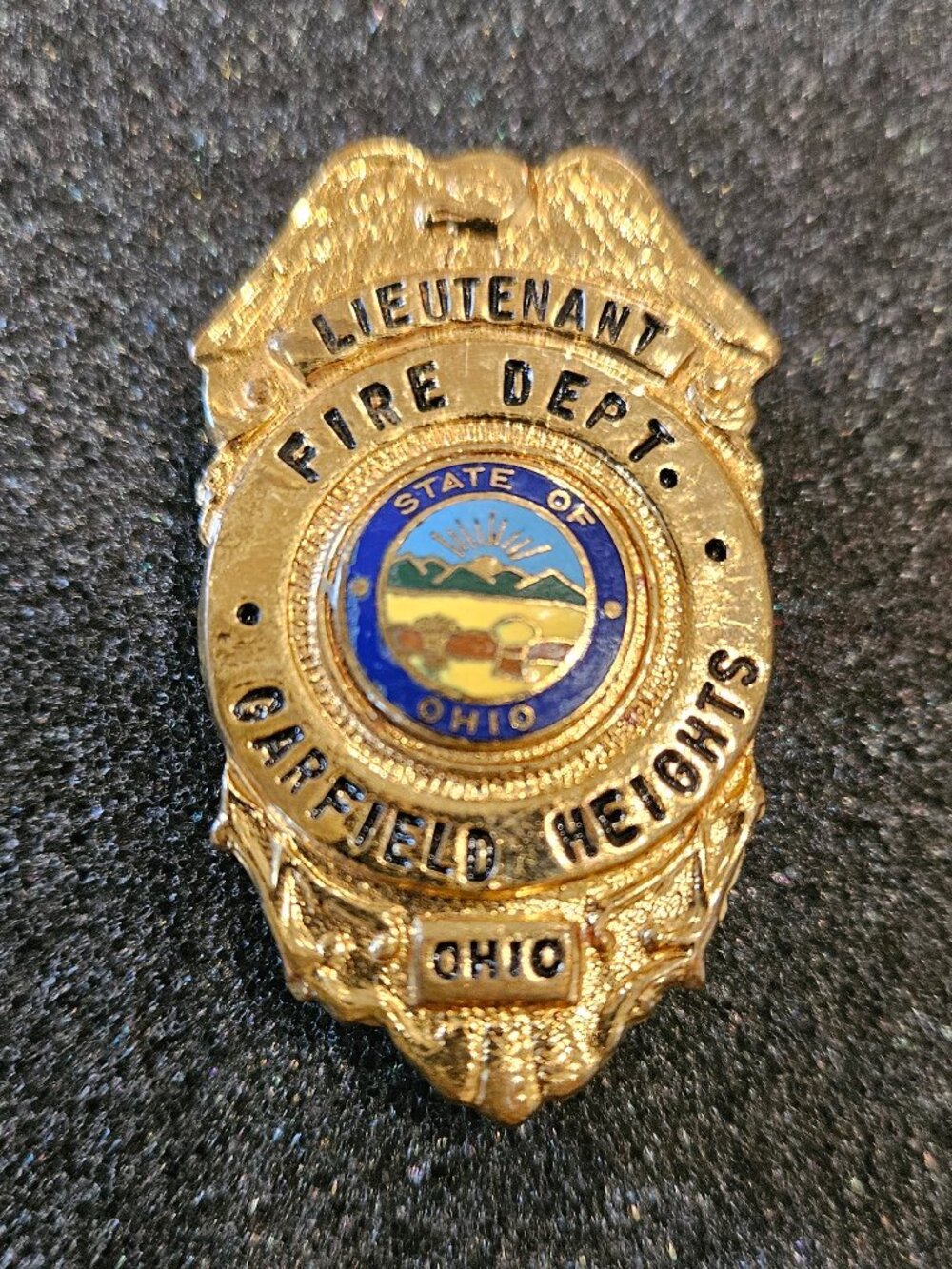 GARFIELD HEIGHTS OHIO - LIEUTENANT - FIRE DEPARTMENT BADGE
